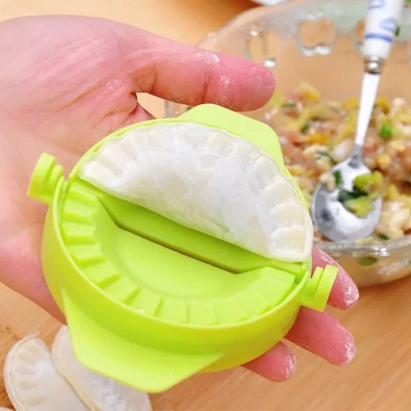 キッチンガジェットDIY三日月型餃子作り器具手動餃子型プラス - Kitchen Gadgets Dumpling Maker のレビューと価格