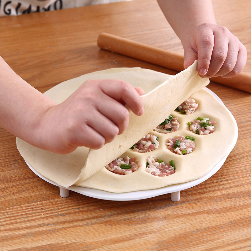 餃子型 19穴 ラウンド型 簡単 家庭用 キッチン ラッパー - Kitchen Gadgets Dumpling Maker のレビューと価格